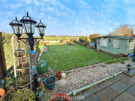 4 bedroom Bungalow for sale in Braithwaite Lane, Braithwaite, Doncaster, DN7