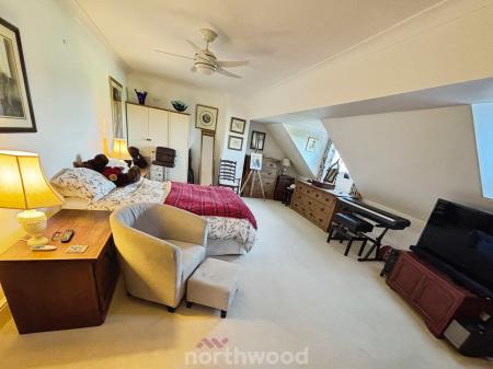 4 bedroom Bungalow for sale in Braithwaite Lane, Braithwaite, Doncaster, DN7