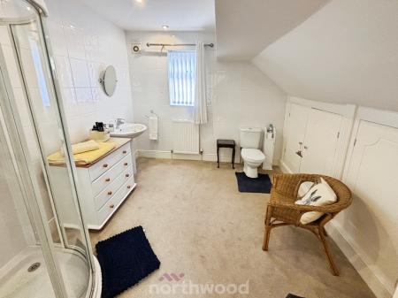 4 bedroom Bungalow for sale in Braithwaite Lane, Braithwaite, Doncaster, DN7