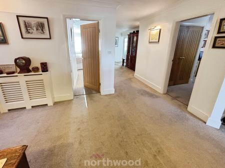 4 bedroom Bungalow for sale in Braithwaite Lane, Braithwaite, Doncaster, DN7