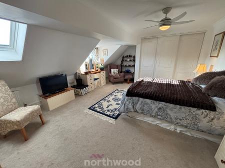 4 bedroom Bungalow for sale in Braithwaite Lane, Braithwaite, Doncaster, DN7