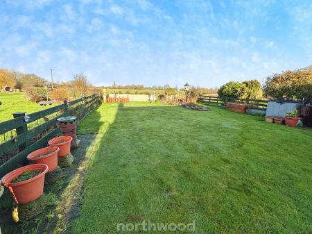 4 bedroom Bungalow for sale in Braithwaite Lane, Braithwaite, Doncaster, DN7