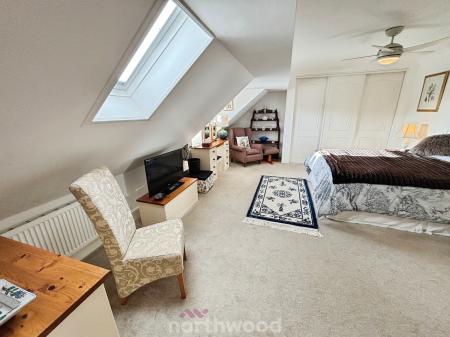 4 bedroom Bungalow for sale in Braithwaite Lane, Braithwaite, Doncaster, DN7