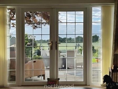 4 bedroom Bungalow for sale in Braithwaite Lane, Braithwaite, Doncaster, DN7