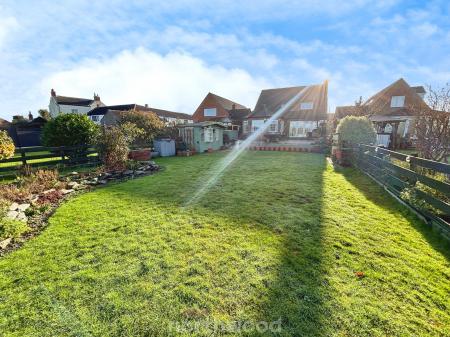4 bedroom Bungalow for sale in Braithwaite Lane, Braithwaite, Doncaster, DN7