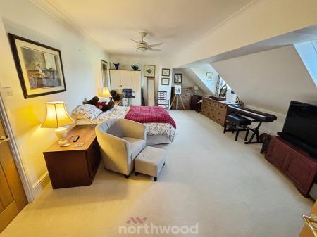 4 bedroom Bungalow for sale in Braithwaite Lane, Braithwaite, Doncaster, DN7