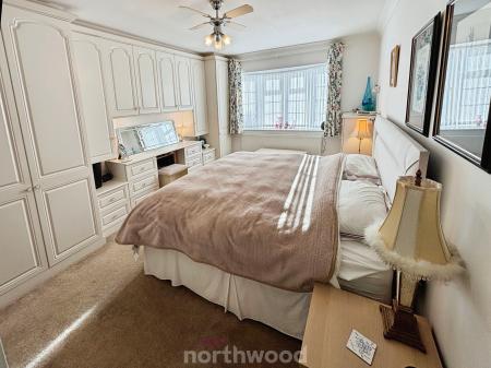 4 bedroom Bungalow for sale in Braithwaite Lane, Braithwaite, Doncaster, DN7