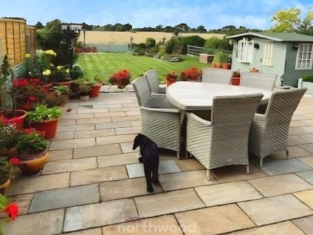 4 bedroom Bungalow for sale in Braithwaite Lane, Braithwaite, Doncaster, DN7