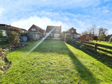 4 bedroom Bungalow for sale in Braithwaite Lane, Braithwaite, Doncaster, DN7