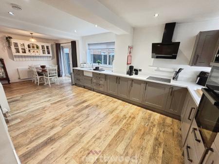 3 bedroom Semi-detached house for sale in Abbey Way, Dunscroft, Doncaster, DN7