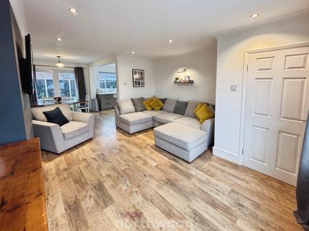 3 bedroom Semi-detached house for sale in Abbey Way, Dunscroft, Doncaster, DN7