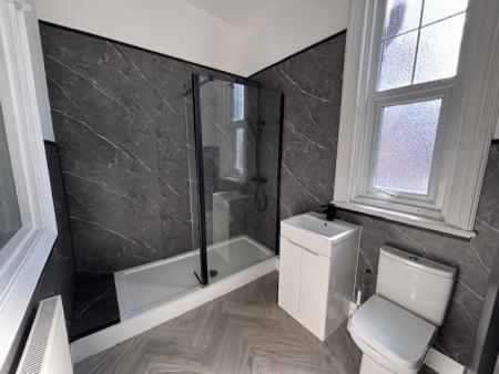 8 bedroom End of terrace house to let in Burn Park Road, Sunderland, SR2