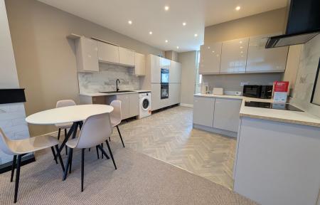 6 bedroom House to let in Brockley Terrace, Boldon Colliery, NE35