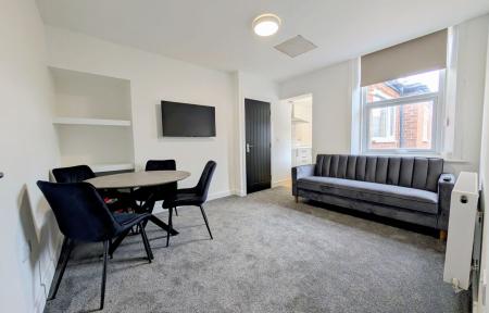 6 bedroom Terraced House to let in Strathmore Crescent, Newcastle upon Tyne, NE4