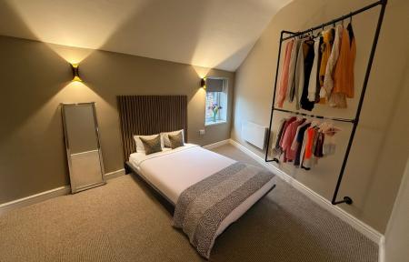 6 bedroom Semi-detached house to let in Hedworth Lane, Boldon Colliery, NE35