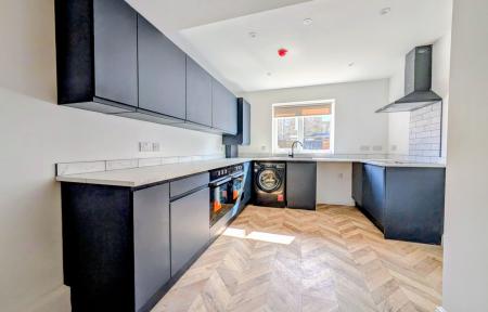 6 bedroom Terraced House to let in Springwell Avenue, Gateshead, NE9