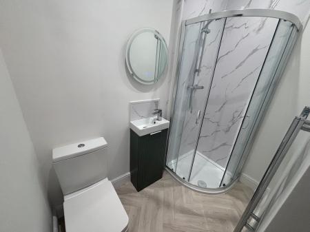 6 bedroom Terraced House to let in Springwell Avenue, Gateshead, NE9