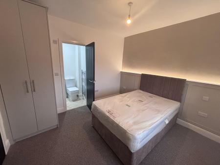 6 bedroom Terraced House to let in Springwell Avenue, Gateshead, NE9