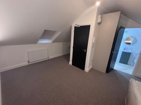 6 bedroom Terraced House to let in Springwell Avenue, Gateshead, NE9