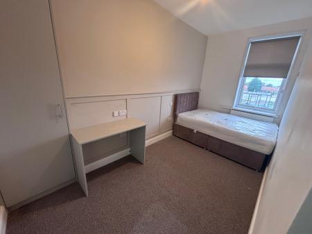 6 bedroom Terraced House to let in Springwell Avenue, Gateshead, NE9