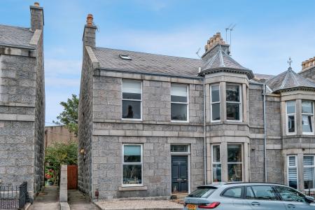 3 bedroom Flat for sale in 28 Grosvenor Place, Rosemount, Aberdeen, AB25