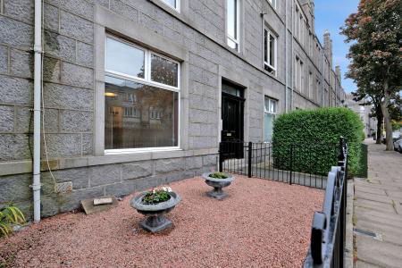 1 bedroom Flat for sale in 52 Mid Stocket Road, Rosemount, Aberdeen, AB15