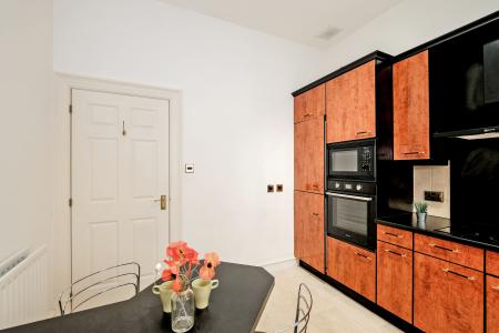 2 bedroom Flat for sale in 74H Queens Road, Aberdeen, AB15