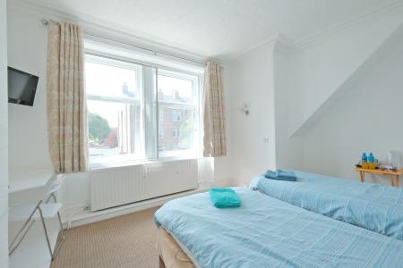 7 bedroom Detached house for sale in Brentwood Villa Guest House, 560 King St, Aberdeen, AB24