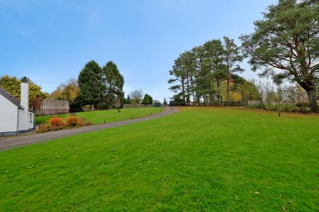 4 bedroom Detached house for sale in Heatherbank, Kintore, AB51