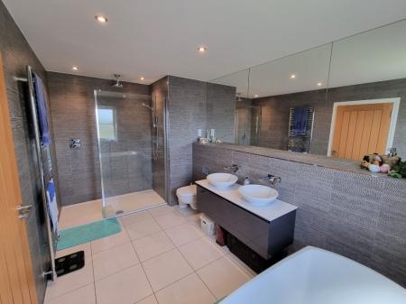 5 bedroom Semi-detached house to let in Gairnhill, Countesswells, Aberdeen, AB15