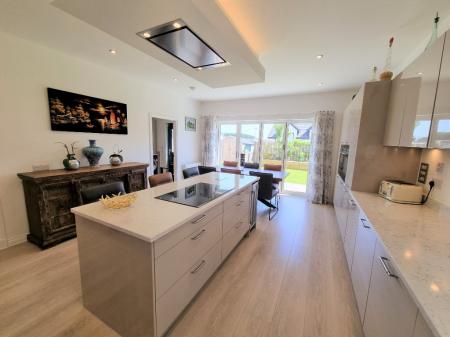 5 bedroom Semi-detached house to let in Gairnhill, Countesswells, Aberdeen, AB15