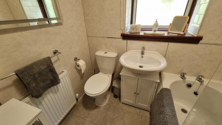 4 bedroom End of terrace house to let in Gordon Place, Bridge of Don, Aberdeen, AB23