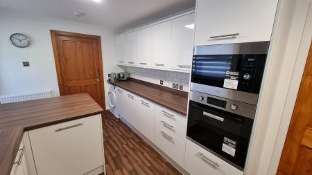 4 bedroom End of terrace house to let in Gordon Place, Bridge of Don, Aberdeen, AB23