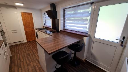 4 bedroom End of terrace house to let in Gordon Place, Bridge of Don, Aberdeen, AB23