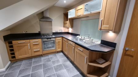 2 bedroom Flat to let in Great Western Road, Aberdeen, AB10