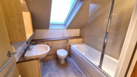 2 bedroom Flat to let in Great Western Road, Aberdeen, AB10