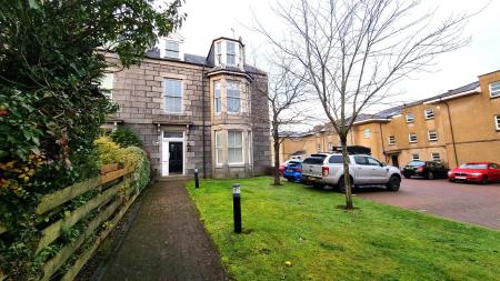 2 bedroom Flat to let in Great Western Road, Aberdeen, AB10