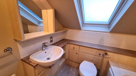 2 bedroom Flat to let in Great Western Road, Aberdeen, AB10