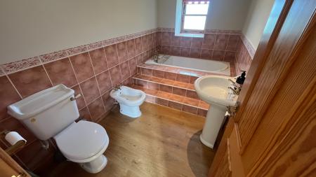 5 bedroom Detached house to let in Mains of Orrock, Balmedie, AB23