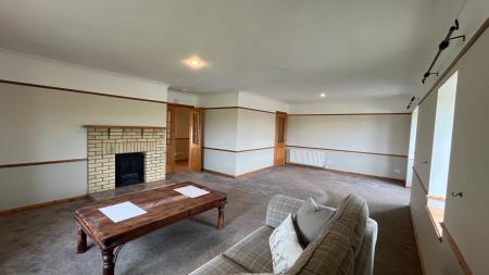 5 bedroom Detached house to let in Mains of Orrock, Balmedie, AB23