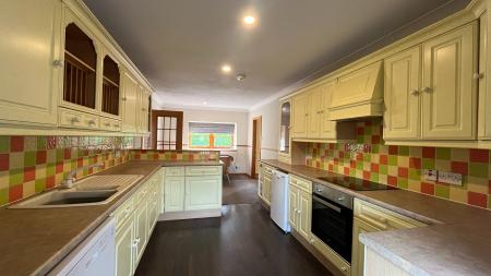 5 bedroom Detached house to let in Mains of Orrock, Balmedie, AB23