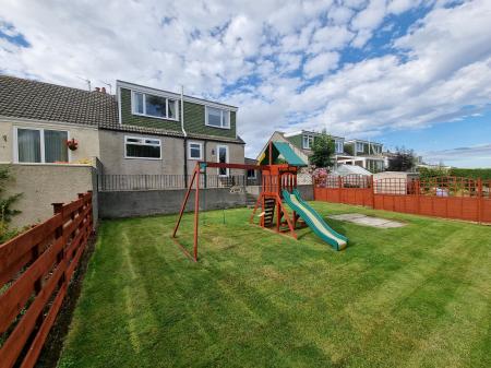 4 bedroom Semi-detached house to let in Pinewood Place, Airyhall, Aberdeen, AB15
