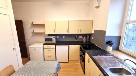 2 bedroom Flat to let in Rosemount Place, Rosemount, Aberdeen, AB25