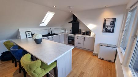 2 bedroom Flat to let in Union Street, The City Centre, Aberdeen, AB10