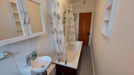 2 bedroom Flat to let in Clifton Road, Hilton, Aberdeen, AB24
