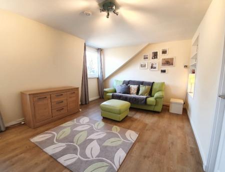 1 bedroom Flat to let in Grosvenor Place, Rosemount, Aberdeen, AB25