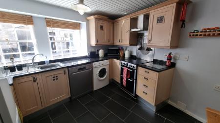 2 bedroom Cottage to let in High Street, Aberdeen, AB24