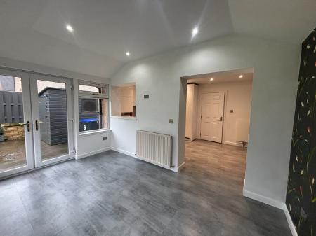 3 bedroom Semi-detached house to let in Castleview Avenue, Kintore, AB51