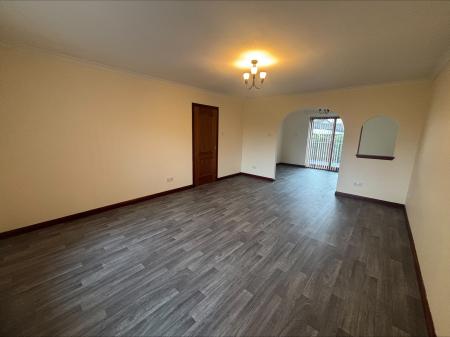 3 bedroom Detached house to let in Park Crescent, Oldmeldrum, AB51