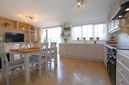 3 bedroom Semi-detached house for sale in Ashby Road, Newbold Coleorton, LE67